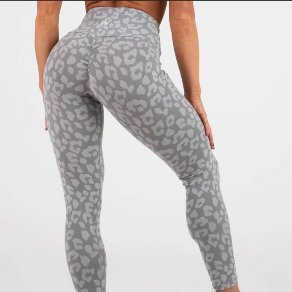 Ryderwear Gray Leopard Print Small